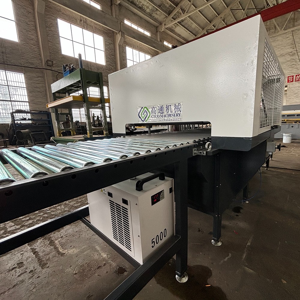 Veneer side glue coating machine